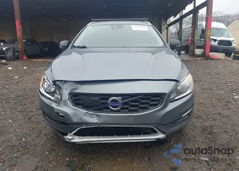 2017 Volvo V60 Cross Country T5 z USA, uszkodzony, nr VIN YV440MWK9H1029162